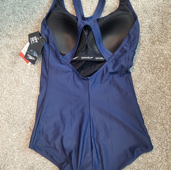 Speedo women's bathing suit size 8 - Picture 3 of 3
